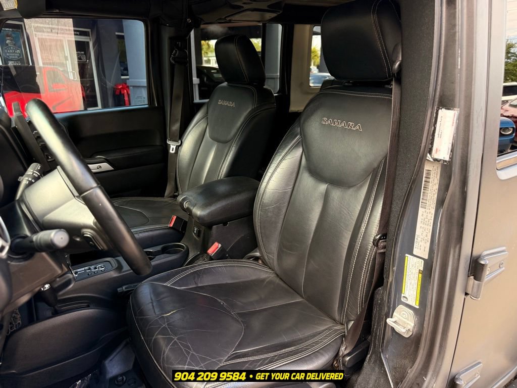 Used 2017 Jeep Wrangler Unlimited Sahara w/ Dual Top Group AWD/4WD image 23