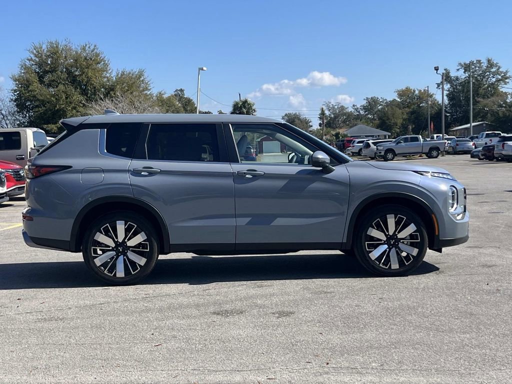 New 2026 Mitsubishi Outlander SE FWD image 5