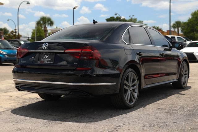 Used 2017 Volkswagen Passat 1.8T R-Line FWD image 14