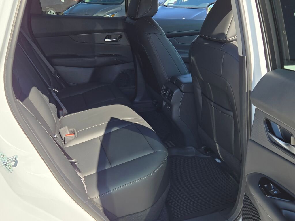 Used 2025 Nissan Murano SV w/ Cargo Package AWD/4WD image 8
