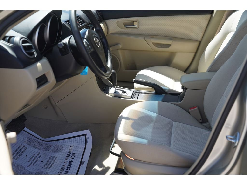 Used 2006 MAZDA MAZDA3 I FWD image 3