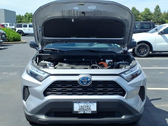Used 2024 Toyota RAV4 LE AWD/4WD image 32