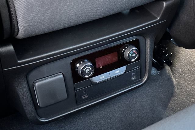 New 2026 Chevrolet Suburban LS image 17