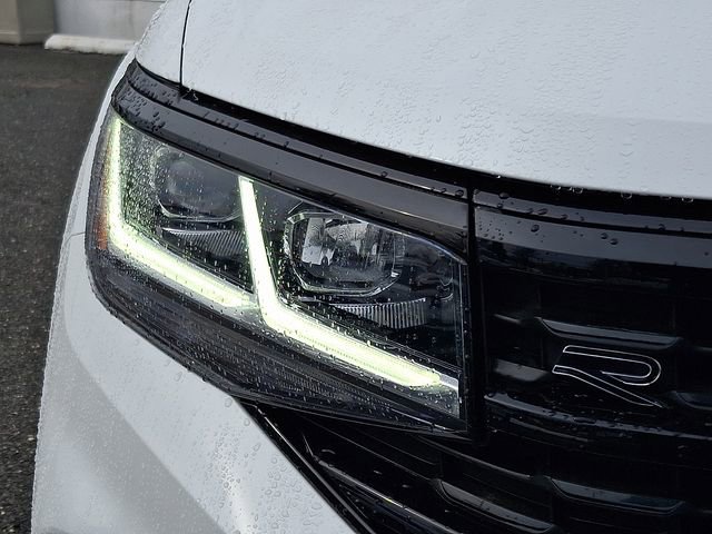 Used 2023 Volkswagen Atlas Cross Sport SEL R-Line image 9