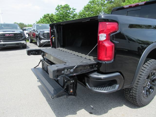 Certified 2023 Chevrolet Silverado 1500 ZR2 w/ Technology Package AWD/4WD image 35