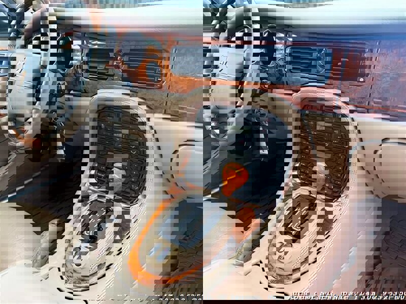 Used 1999 Jaguar XJ8 L image 30