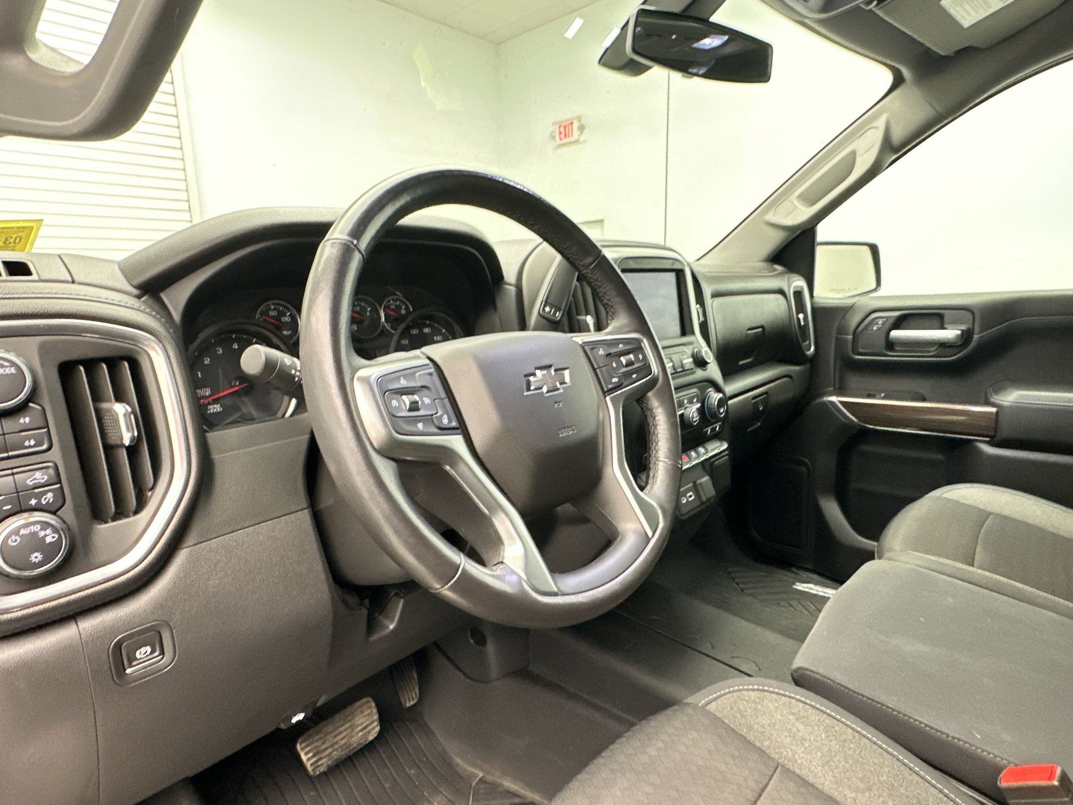 Certified 2020 Chevrolet Silverado 1500 RST AWD/4WD image 4