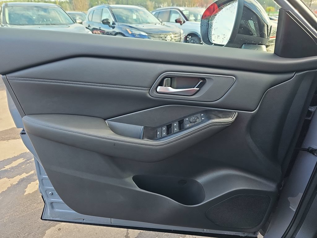 New 2026 Nissan Rogue Dark Armor FWD image 30