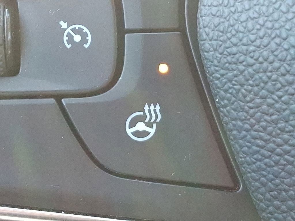 Certified 2025 Chevrolet Trax ACTIV w/ Sunroof Package image 27