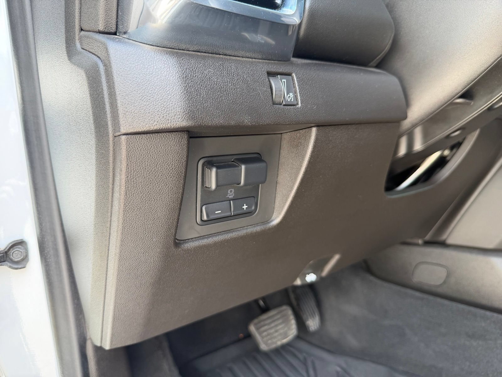 Used 2023 GMC Canyon Elevation w/ Elevation Premium Package RWD image 24