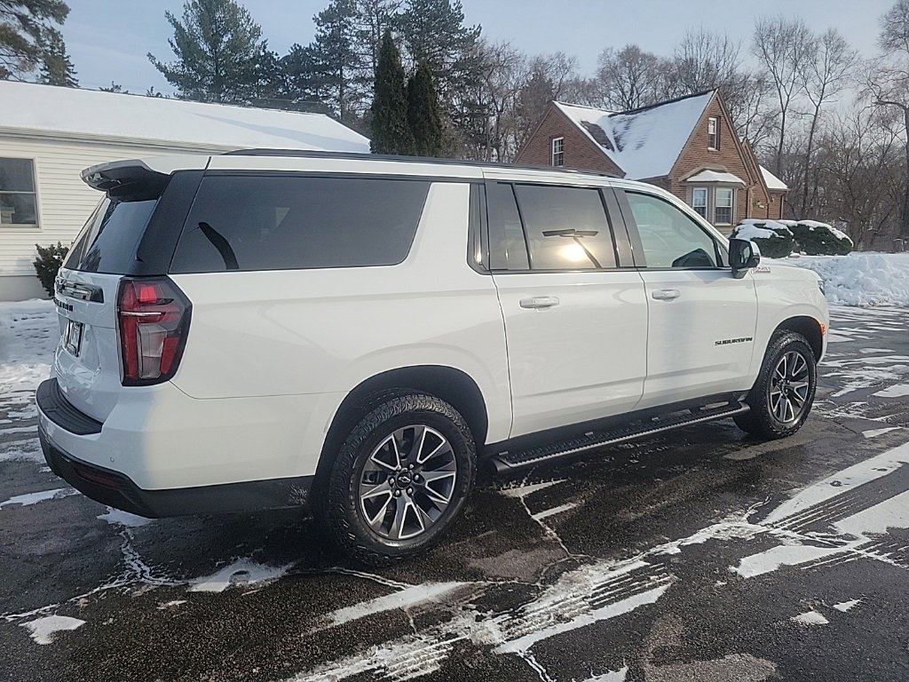 Used 2024 Chevrolet Suburban Z71 w/ Luxury Package image 5