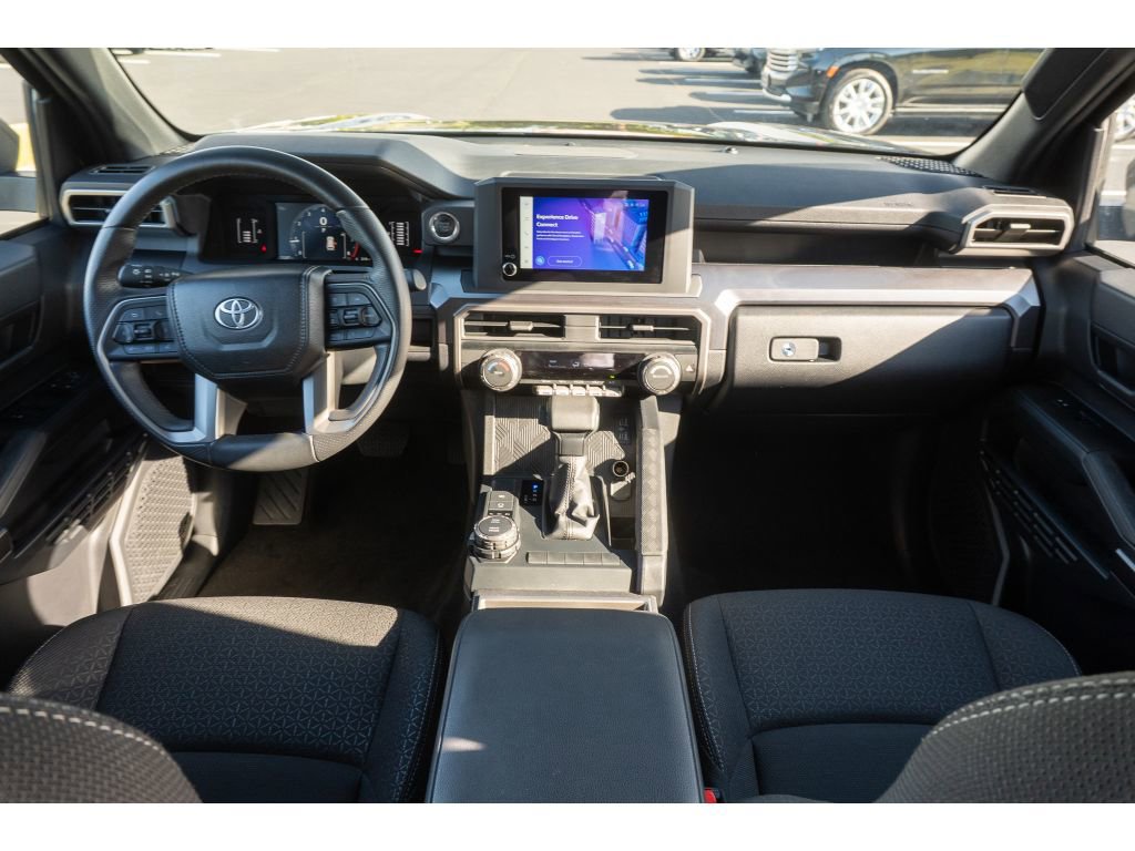 Used 2025 Toyota 4Runner SR5 AWD/4WD image 18