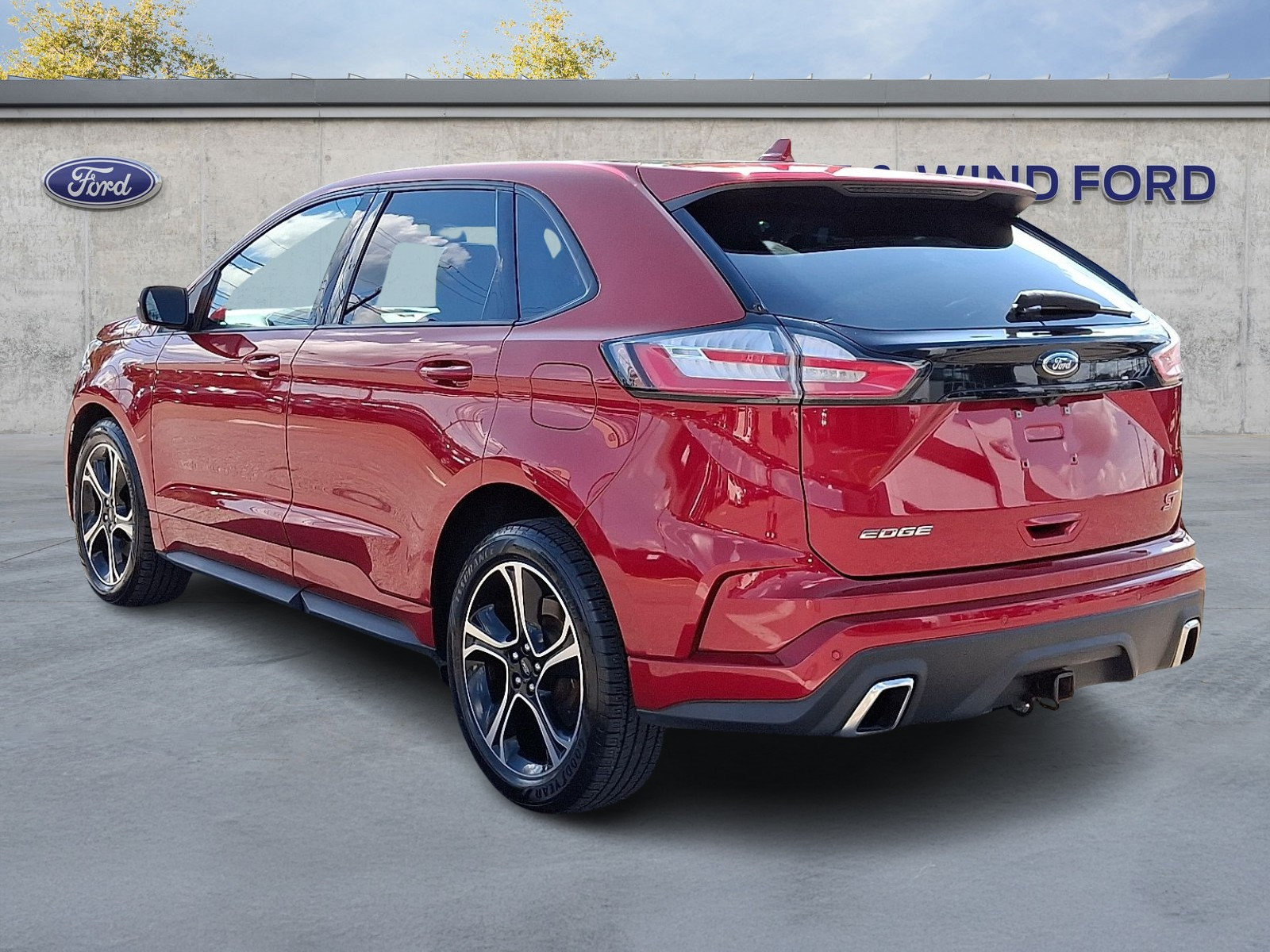 Used 2020 Ford Edge ST w/ Cold Weather Package AWD/4WD image 4