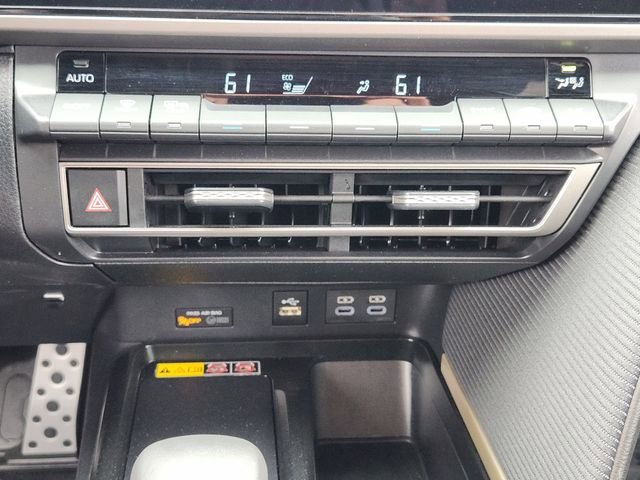 Used 2026 Toyota Camry SE w/ Multimedia Upgrade Package FWD image 21
