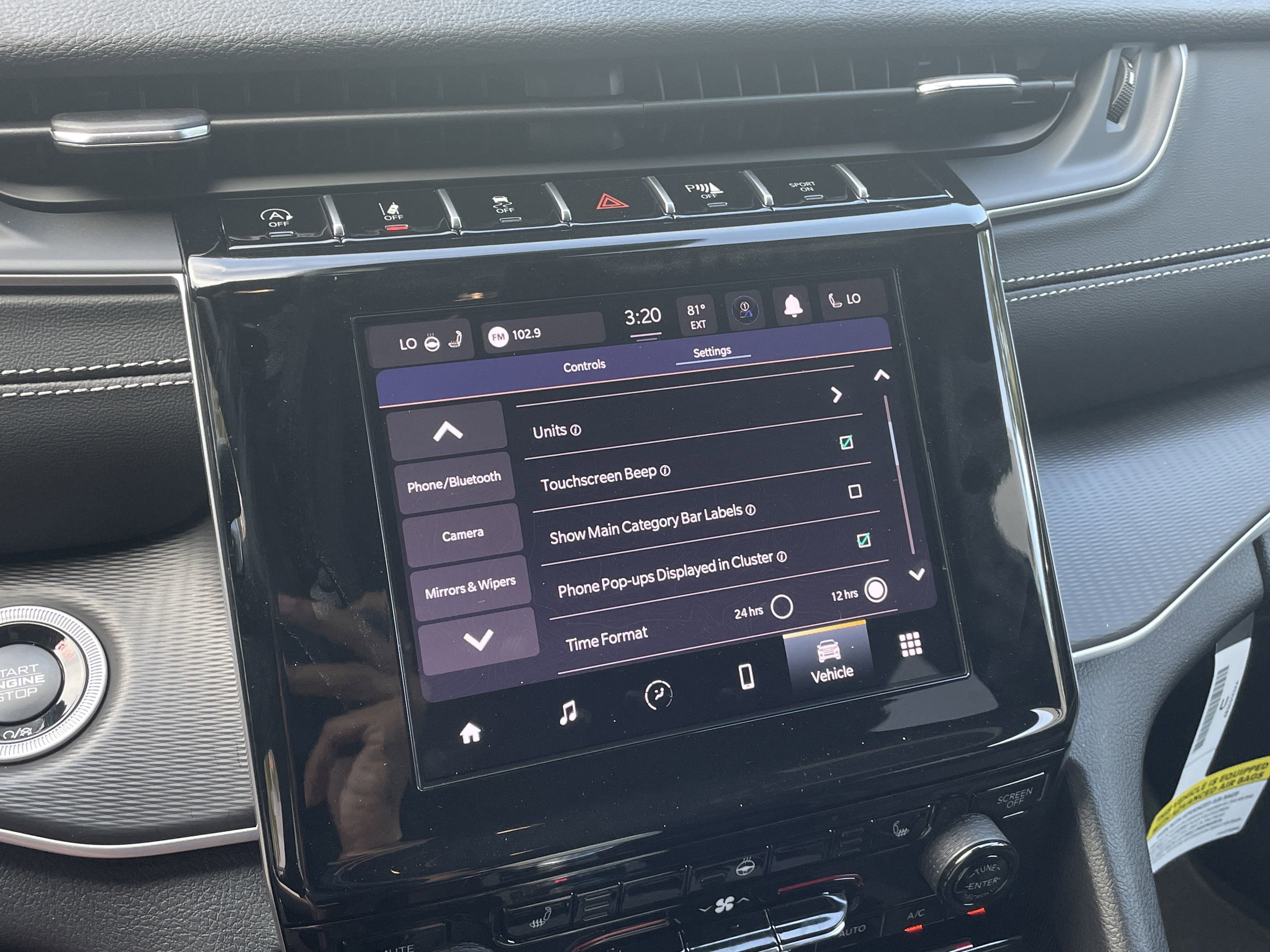 New 2025 Jeep Grand Cherokee Altitude image 45