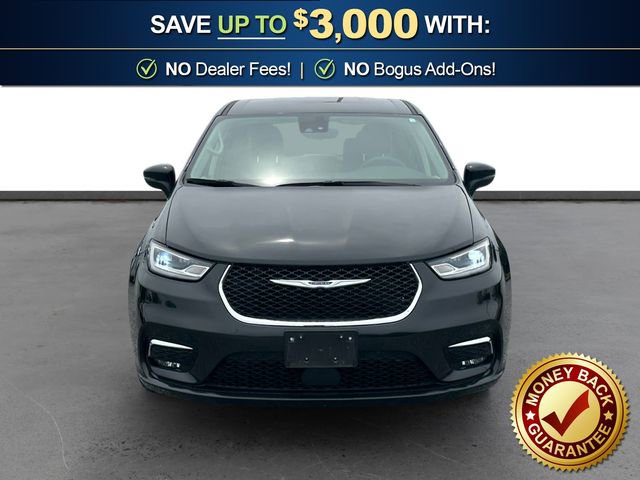 Used 2023 Chrysler Pacifica Touring-L image 11