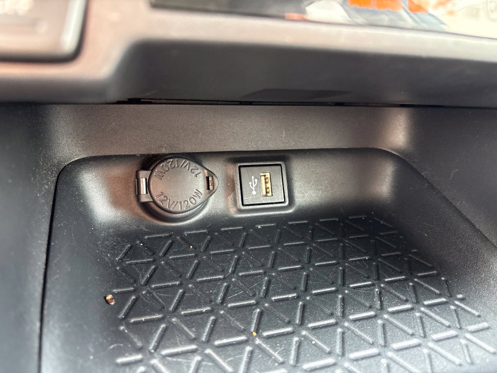 Used 2025 Toyota RAV4 XLE FWD image 29