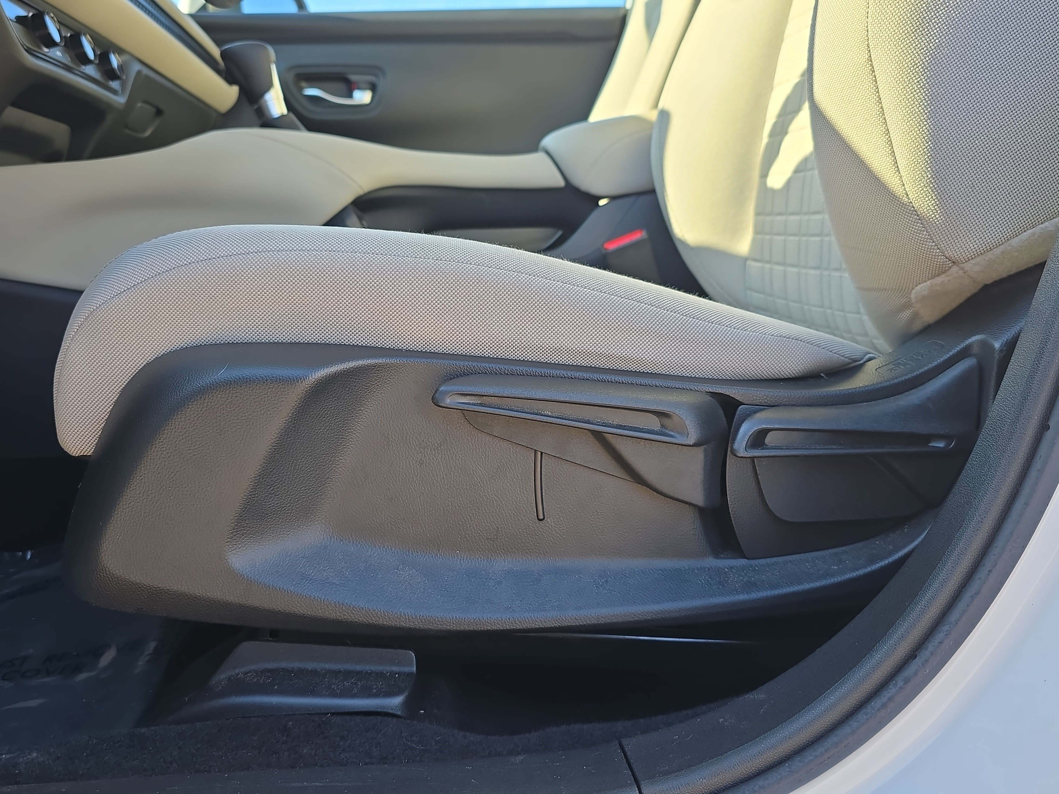 Certified 2024 Honda HR-V LX image 29