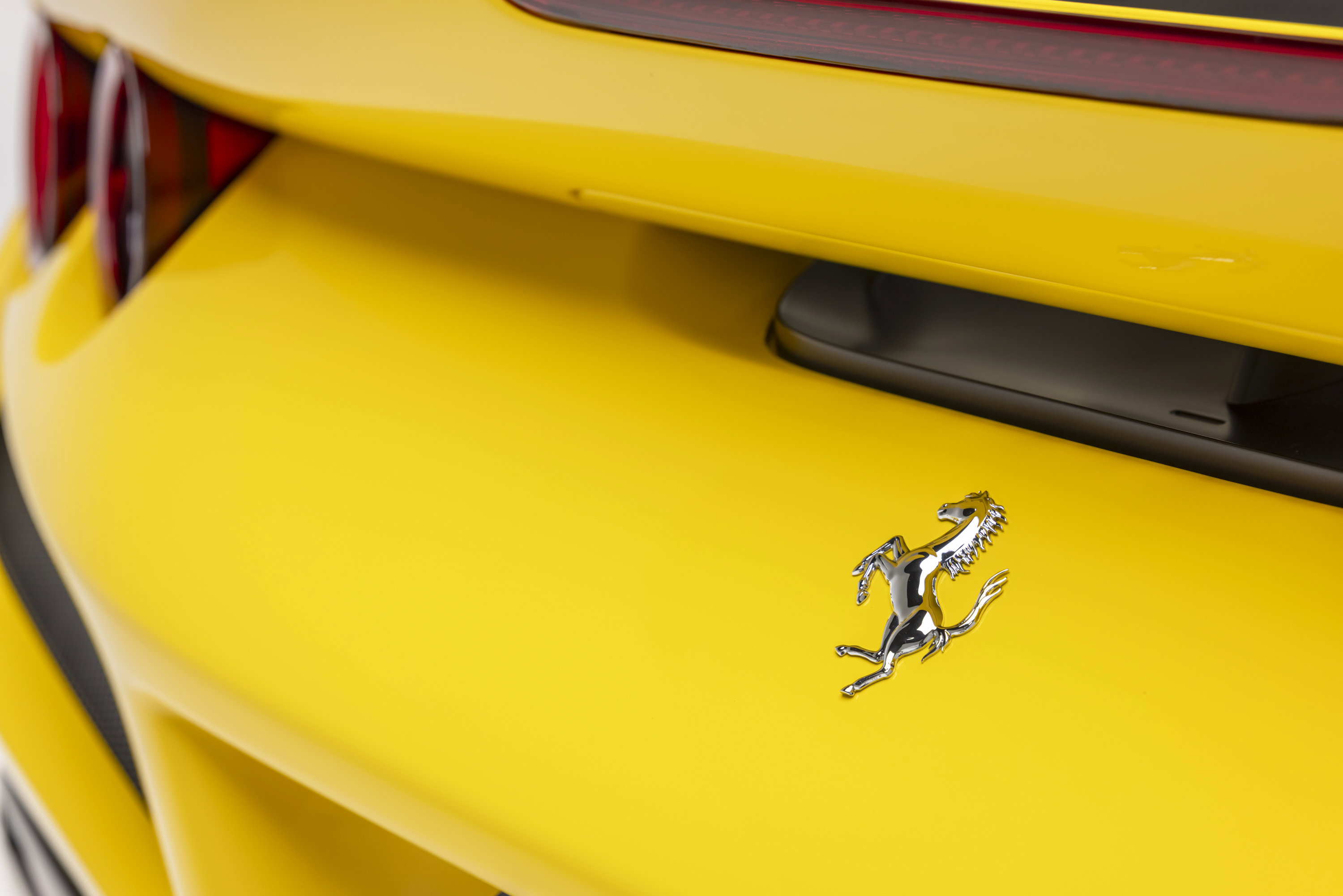 Certified 2022 Ferrari F8 Tributo RWD image 23