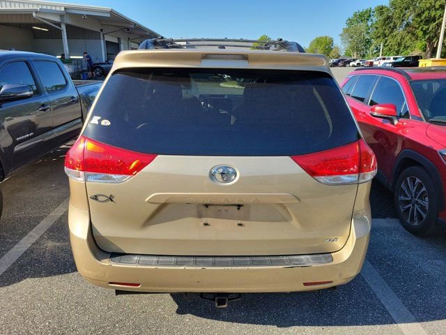 Used 2014 Toyota Sienna XLE FWD image 5