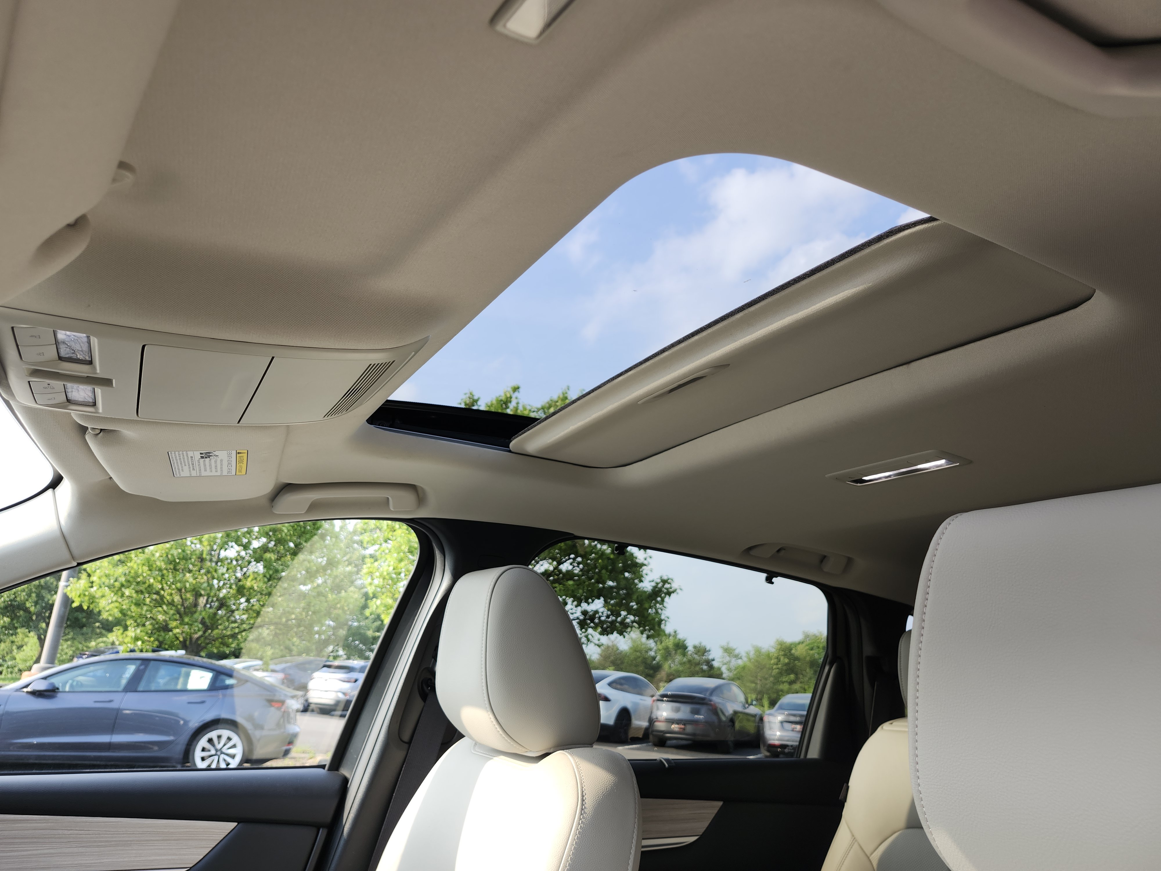 Used 2024 MAZDA CX-90 Plug-In Hybrid w/ Preferred AWD/4WD image 2