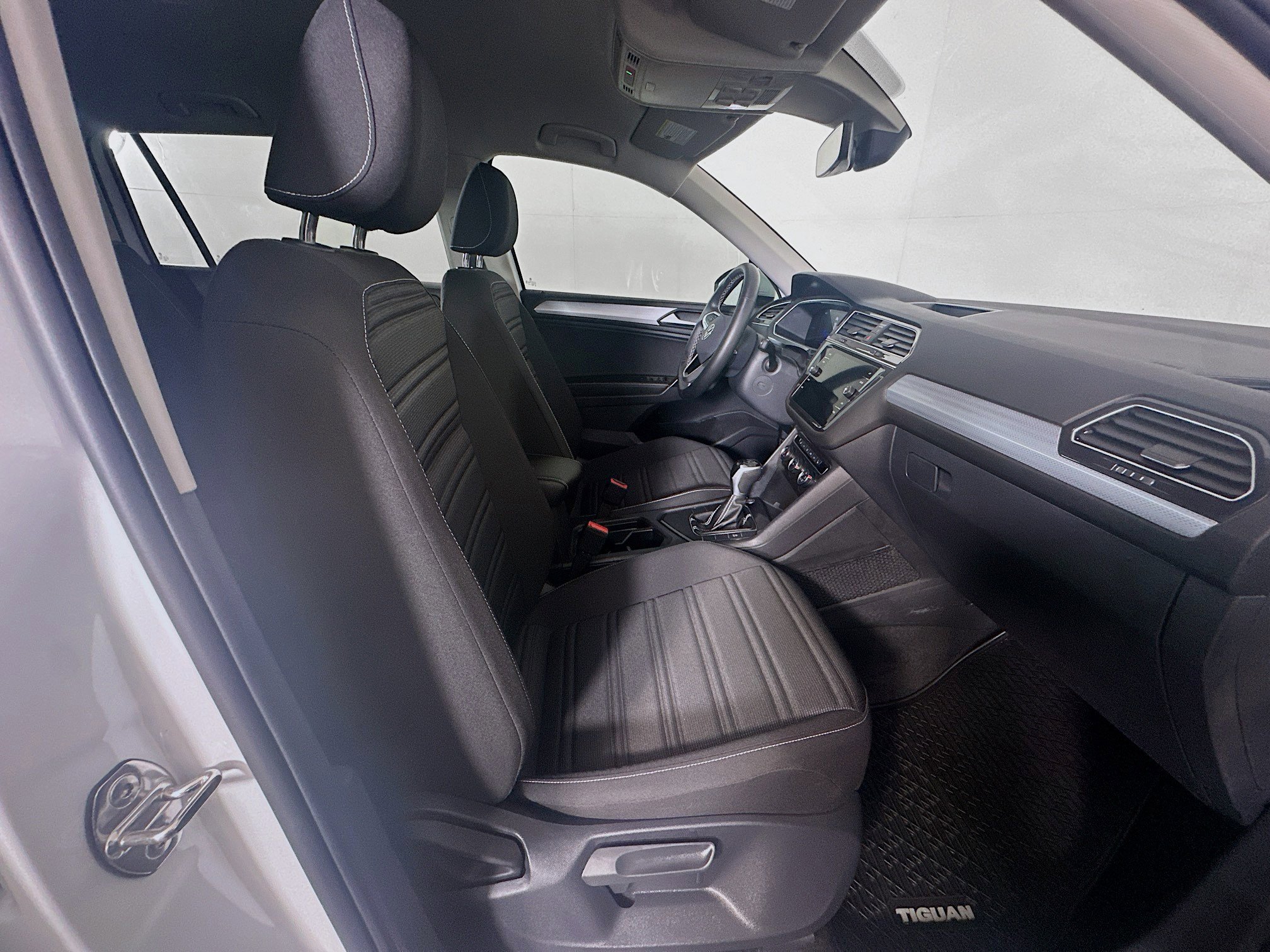 Used 2024 Volkswagen Tiguan S w/ MDO Package, Three-Row FWD image 31