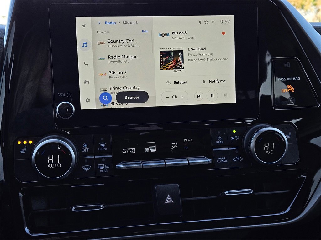 Certified 2023 Toyota Highlander XLE image 16