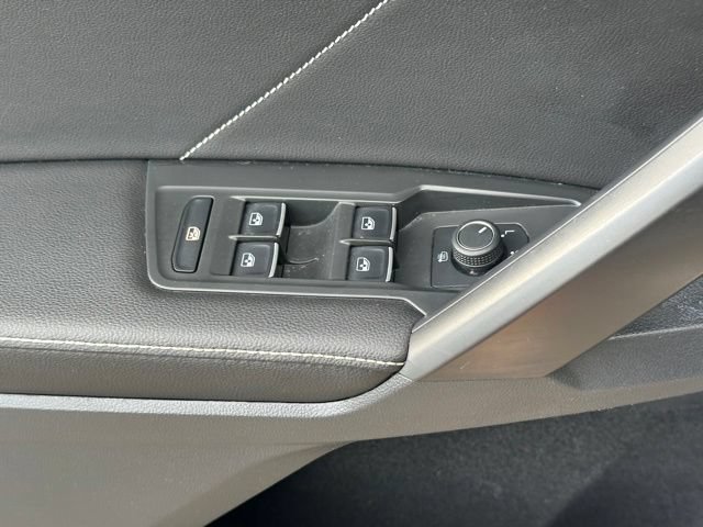 Used 2023 Volkswagen Tiguan SE R-Line AWD/4WD image 21