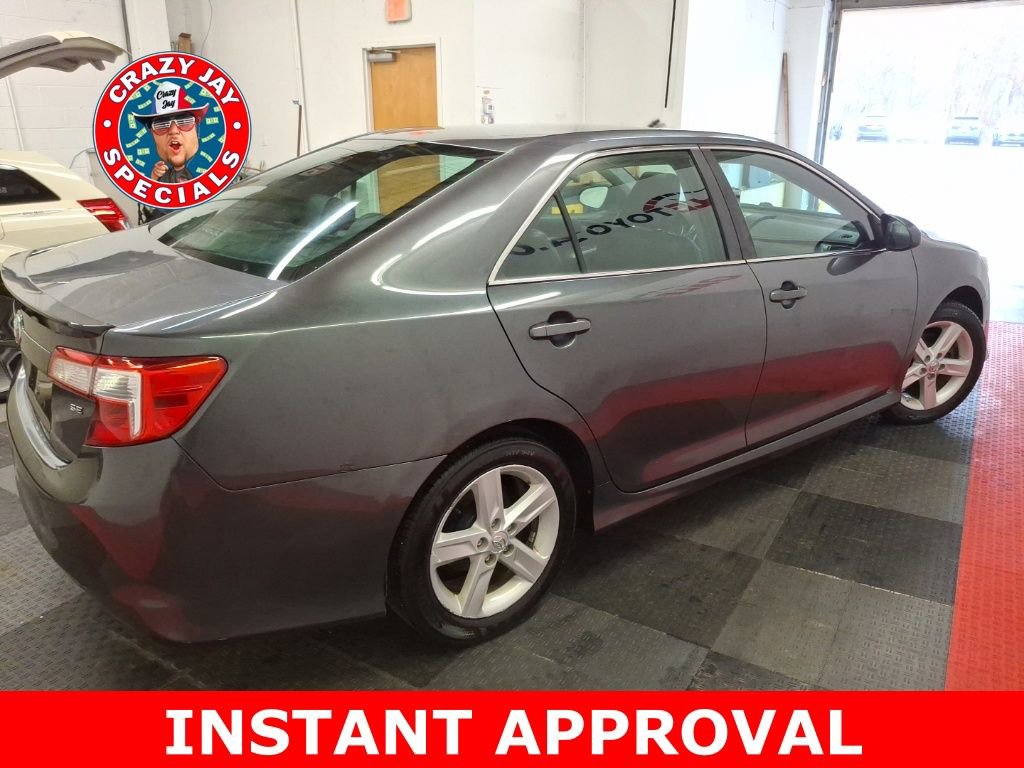 Used 2014 Toyota Camry SE w/ Moonroof Package image 11