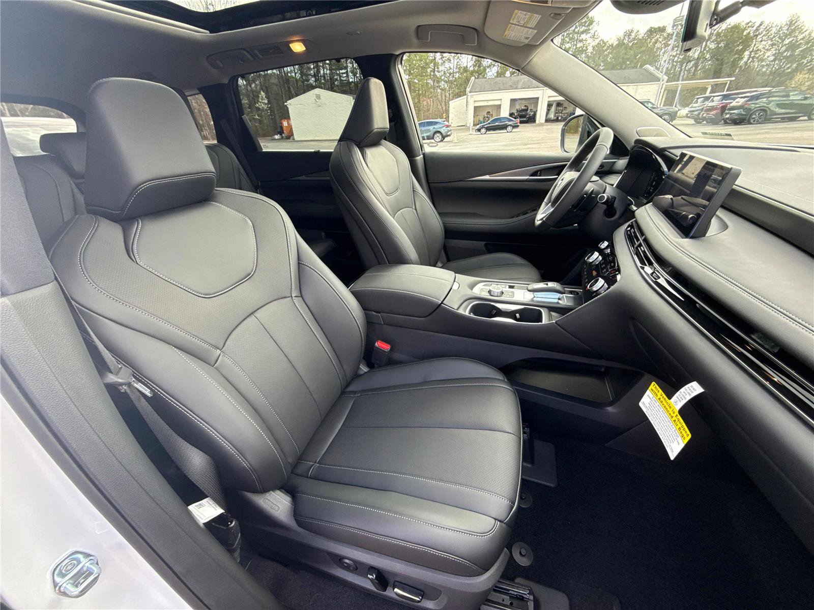 New 2026 INFINITI QX60 Luxe image 25