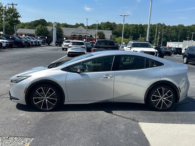 Used 2023 Toyota Prius XLE FWD image 7