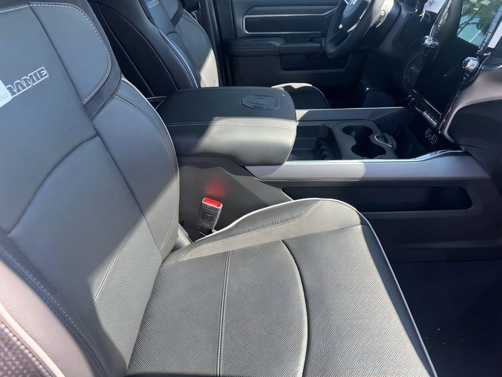 New 2026 RAM 2500 Laramie AWD/4WD image 16