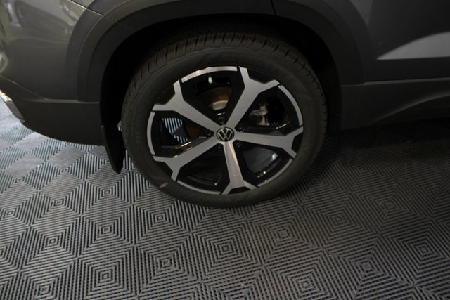 New 2025 Volkswagen Taos SEL image 26