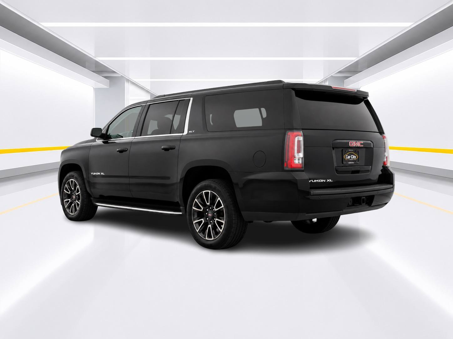 Used 2017 GMC Yukon XL SLT RWD image 3