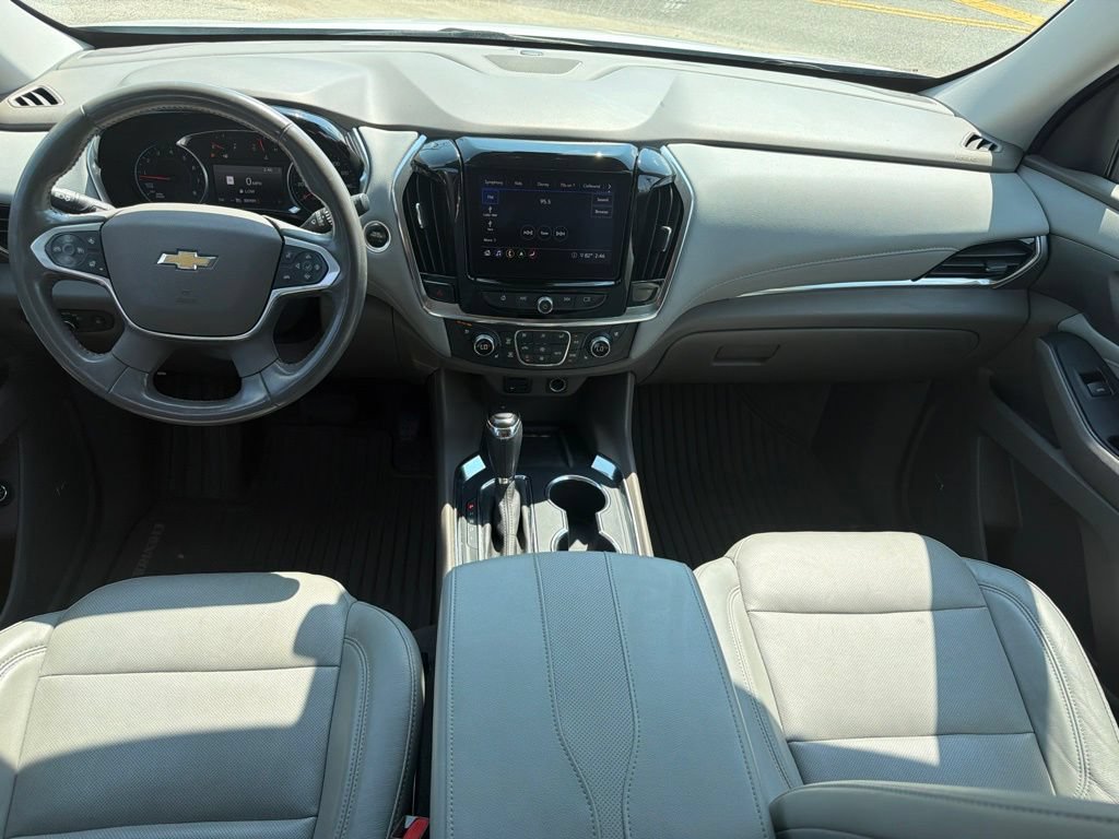 Used 2020 Chevrolet Traverse Premier FWD image 16