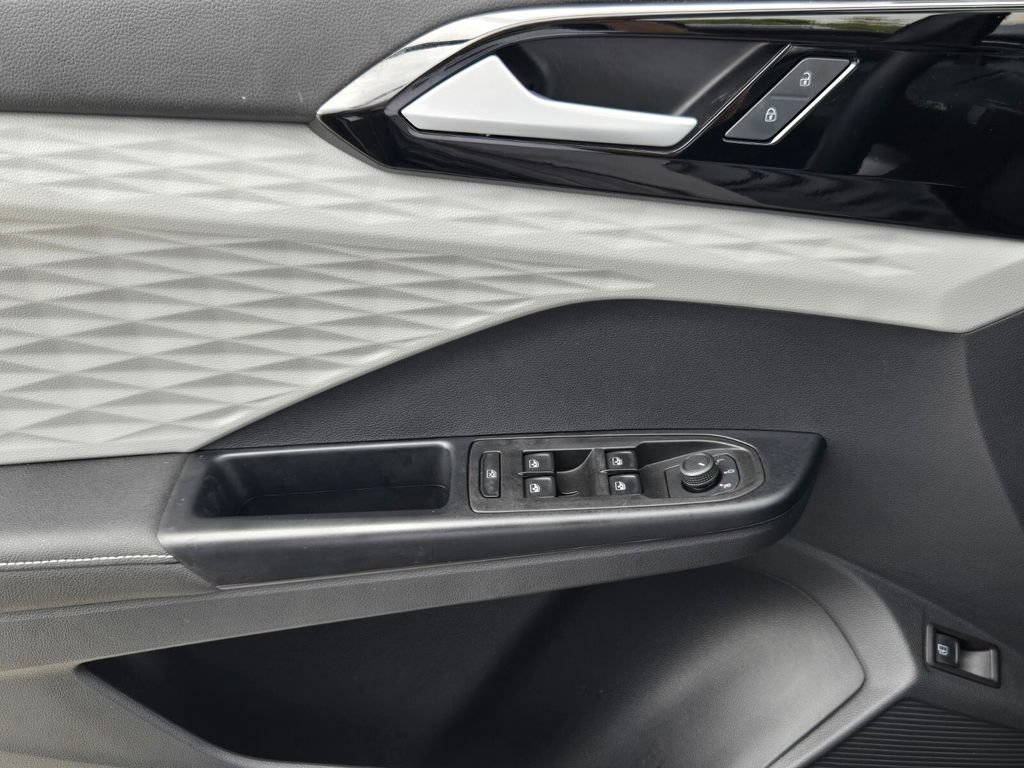 Certified 2024 Volkswagen Taos S FWD image 27