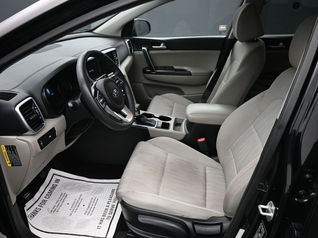 Used 2020 Kia Sportage LX image 11