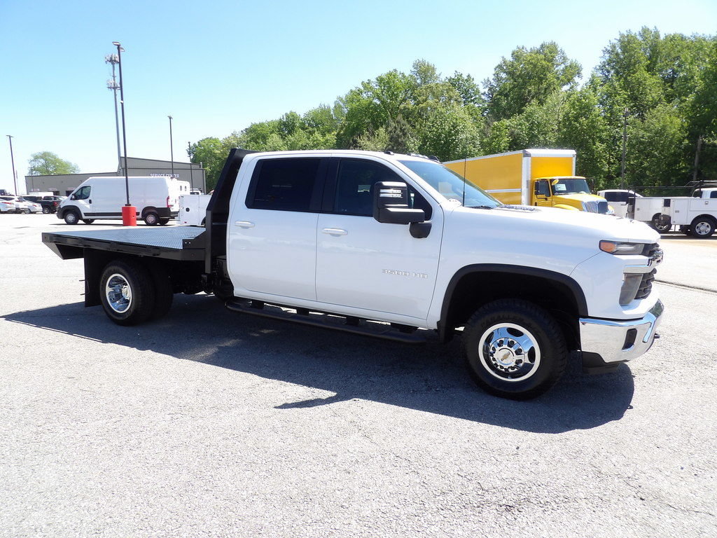 Used 2024 Chevrolet Silverado 3500 LT w/ Convenience Package AWD/4WD image 10
