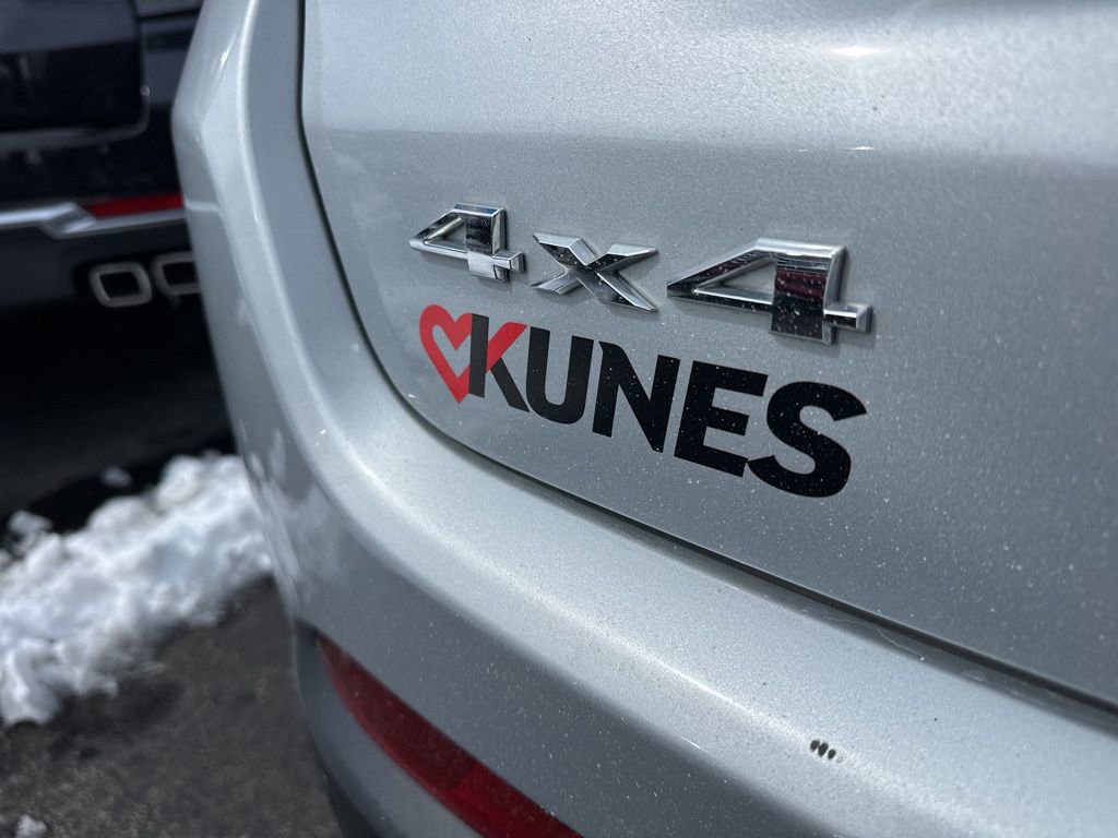 Used 2025 Jeep Compass Limited image 15