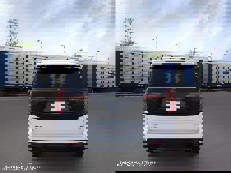 New 2026 Ford Expedition Max Platinum image 5