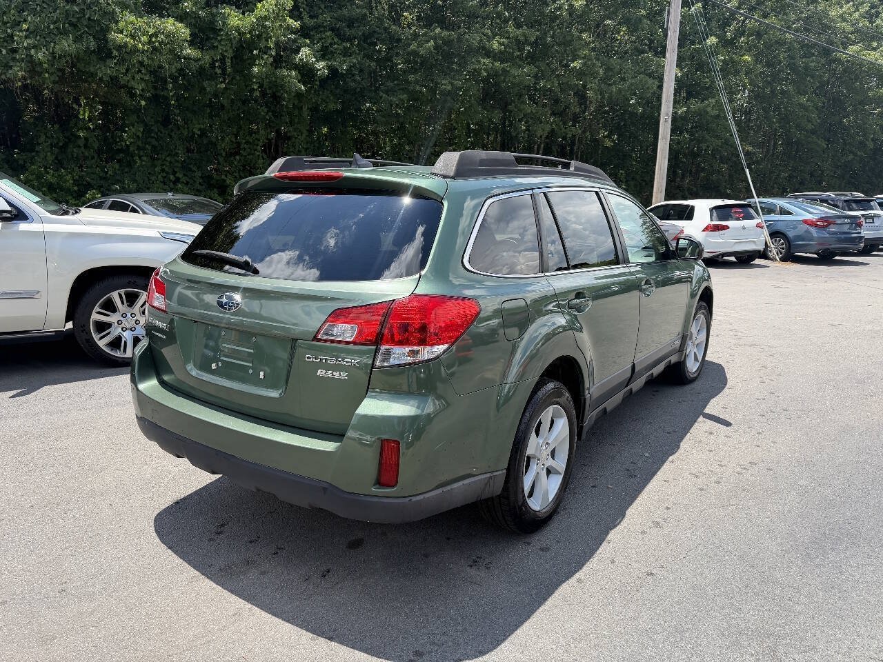 Used 2014 Subaru Outback 2.5i Premium AWD/4WD image 5