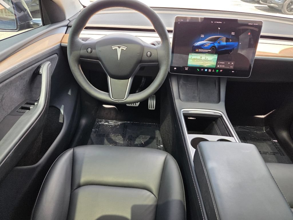 Used 2024 Tesla Model Y Performance AWD/4WD image 9