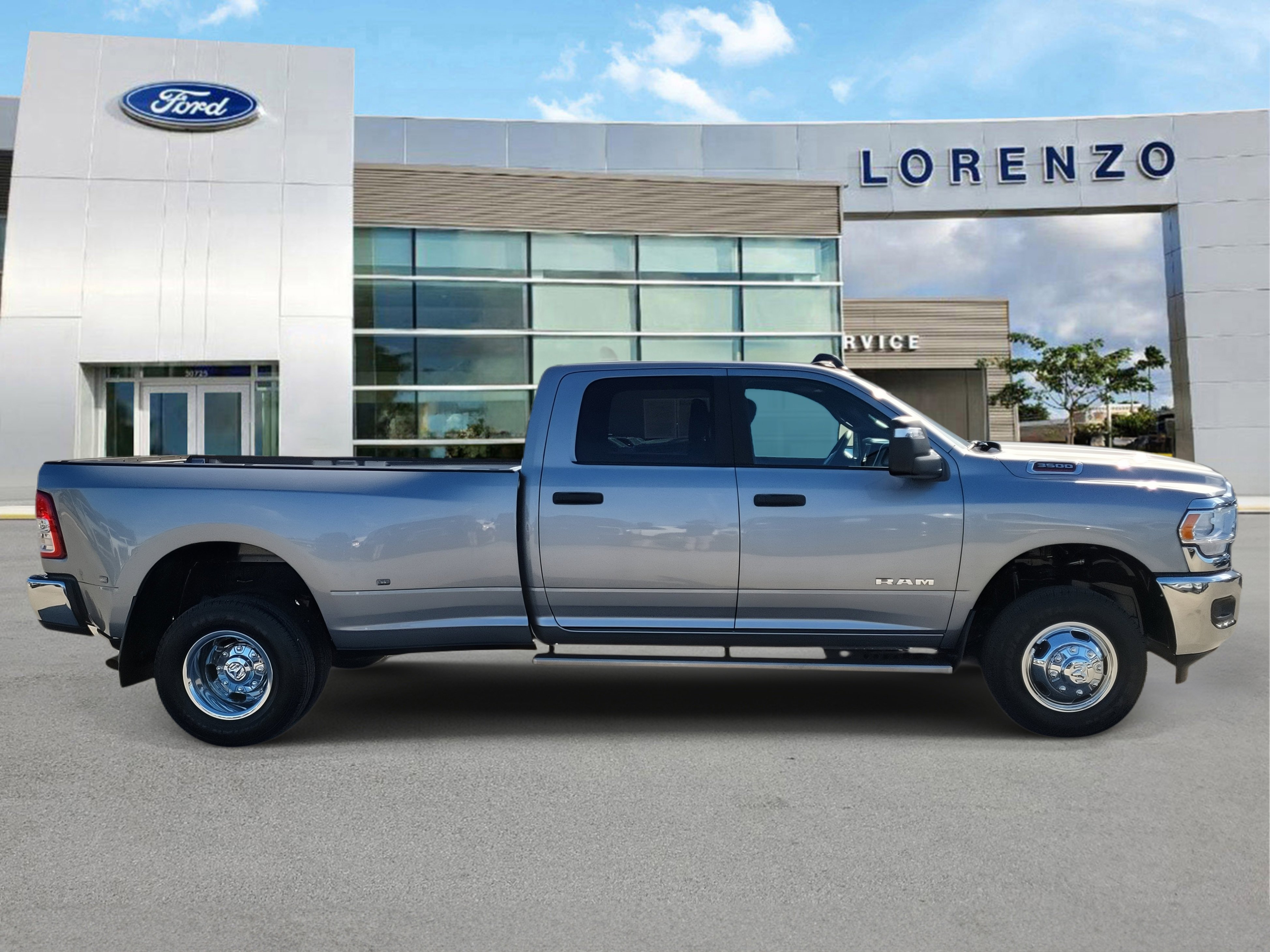 Used 2024 RAM 3500 Big Horn image 4