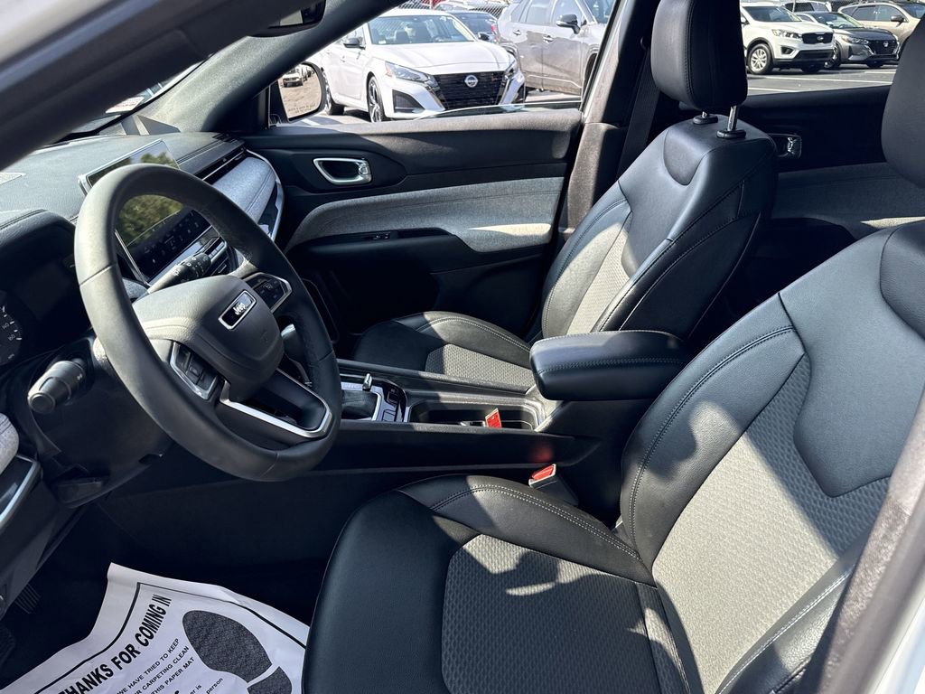 Used 2024 Jeep Compass Latitude image 15