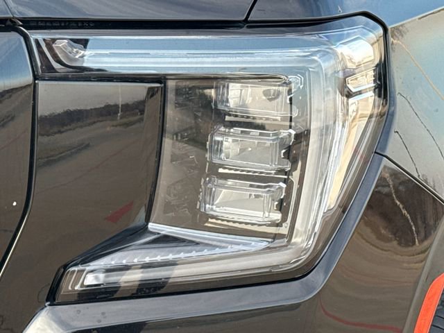 Used 2022 GMC Yukon AT4 image 5