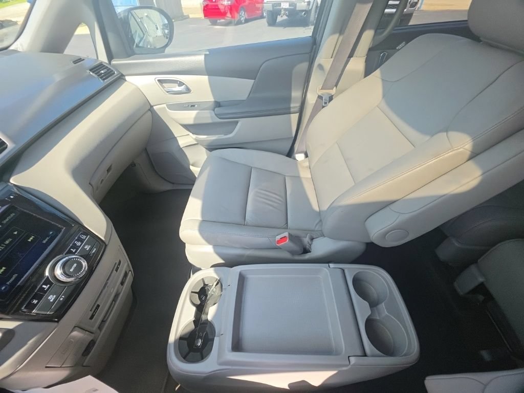 Used 2016 Honda Odyssey Touring image 25