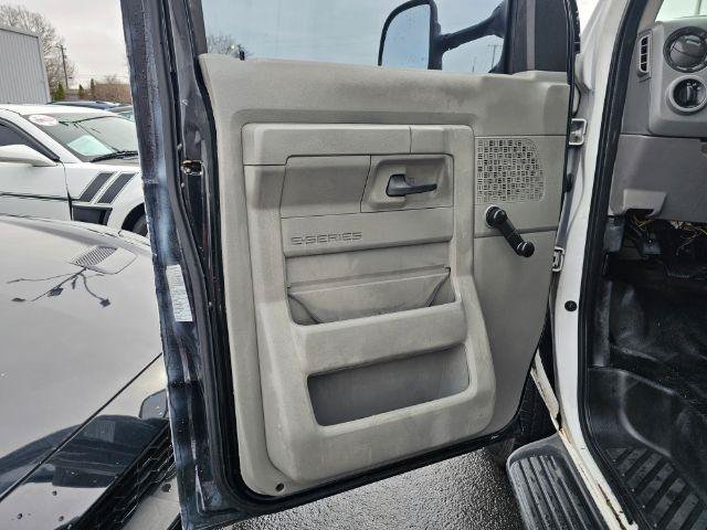Used 2012 Ford E-450 and Econoline 450 Super Duty RWD image 17