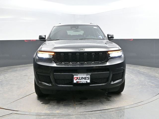 Used 2024 Jeep Grand Cherokee L Laredo image 2