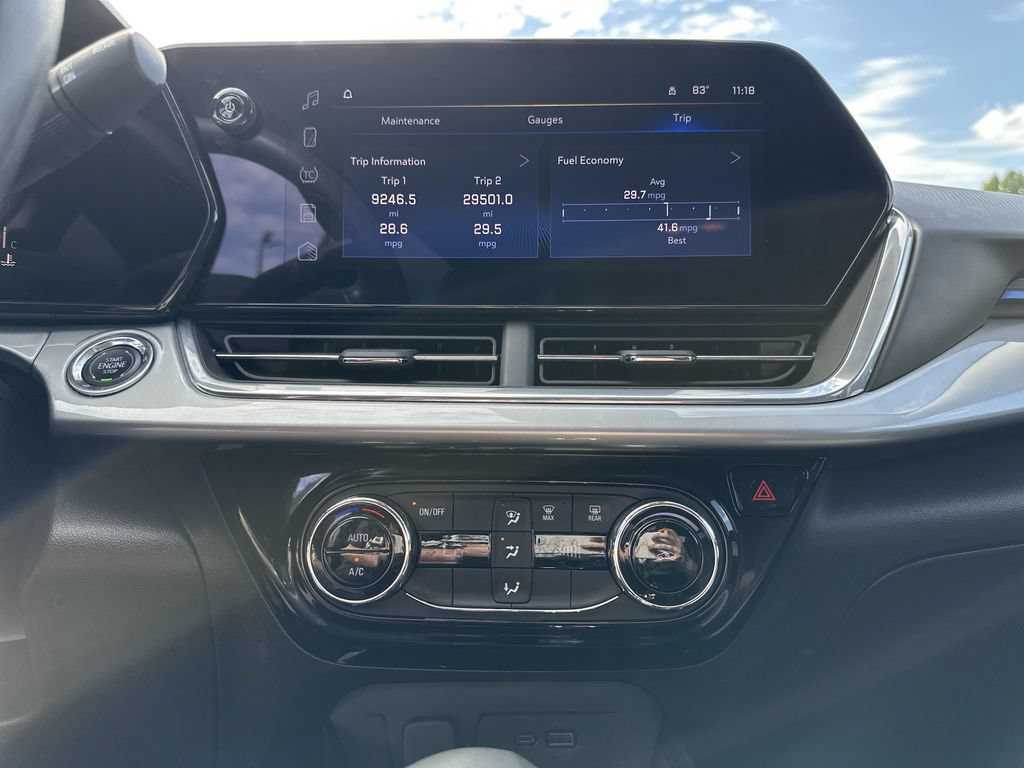 Used 2024 Chevrolet Trax LT FWD image 11