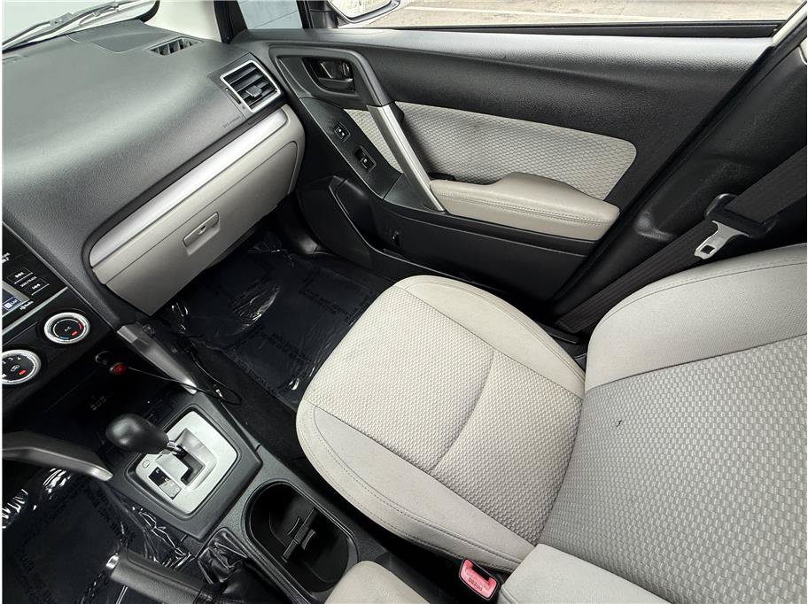 Used 2018 Subaru Forester 2.5i AWD/4WD image 11